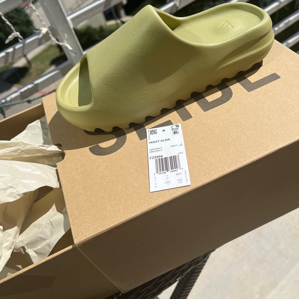 Yezzy Slides Size 7 Resin